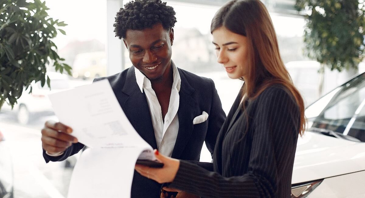 Evita sorpresas: así puedes preparar tus papeles y crédito para comprar tu carro